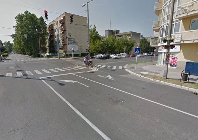 Siófok, Dózsa György utca - Tanácsház utca, tescoval szemben
